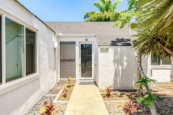 Charming Tropical Welcome Entrance