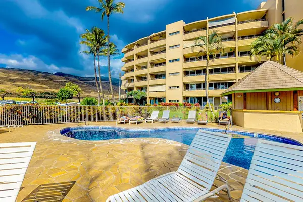 Island Sands Resort Community Pool