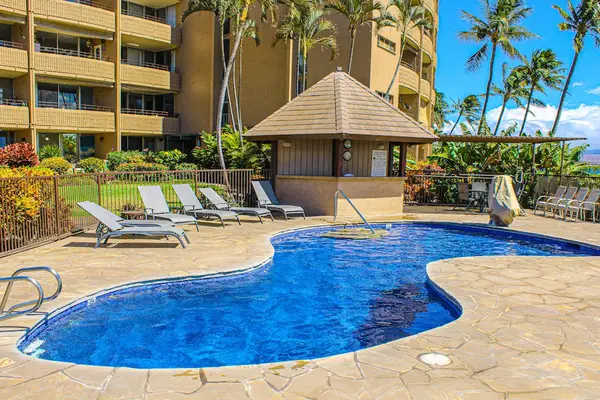 Island Sands Resort Community Pool
