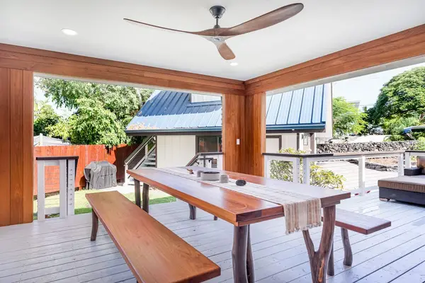 Covered Upper Deck with Dining Bench & Outdoor Ceiling Fan