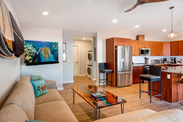 Open-Concept Living Area & Gourmet Kitchen