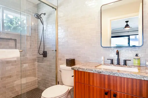 Primary En-Suite Bathroom