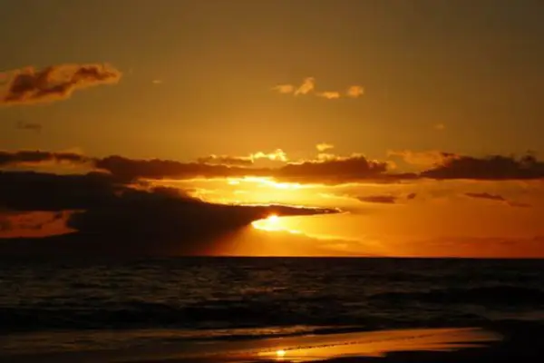 Breathtaking Maui Sunset Over The Pacific