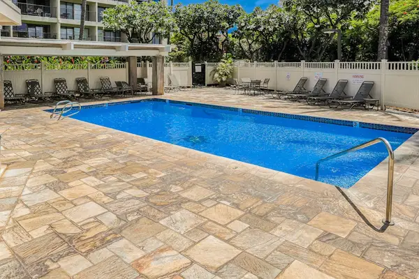 Lounge Poolside All Day Long
