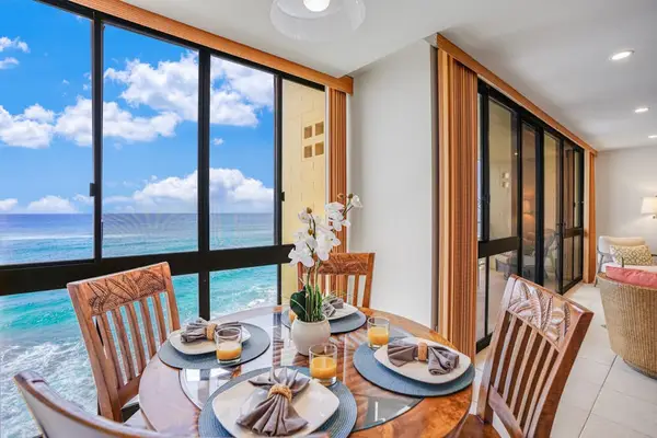 Dine With Panoramic Ocean Views