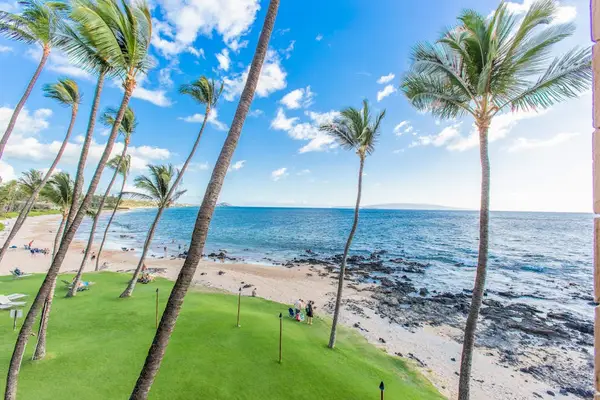 Beautiful oceanfront resort on Maui's south shore.