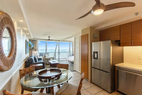 Enjoy meals with beautiful ocean views
