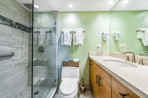 Modern Bathroom Designed for Comfort