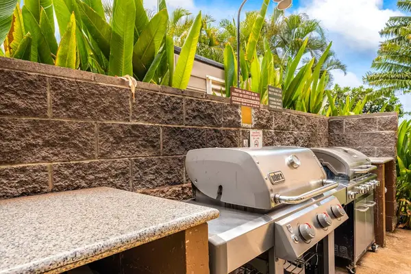 Private BBQ Courtyard For Sunset Grilling