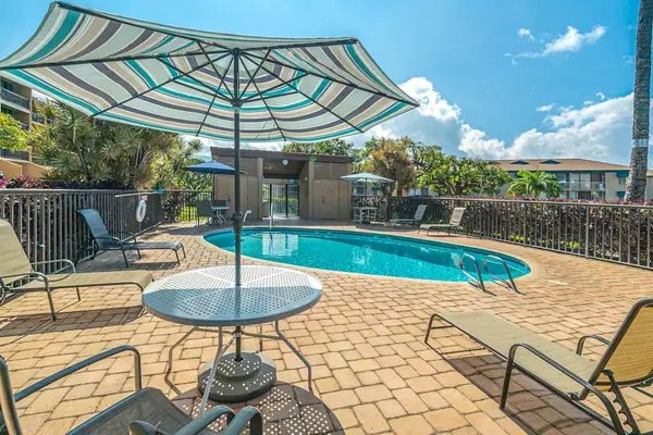 Poolside Paradise For Endless Relaxation