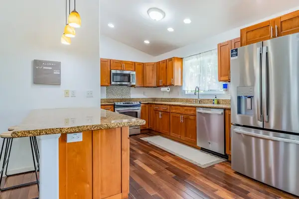Modern Kitchen With Island Style