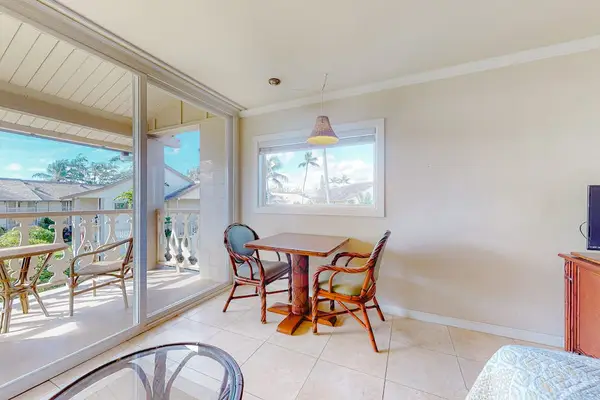 Dining Nook With Lanai Access