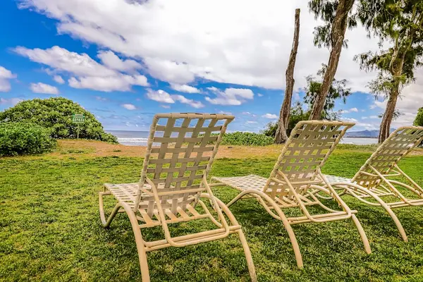 Relax On The Oceanfront Lawn