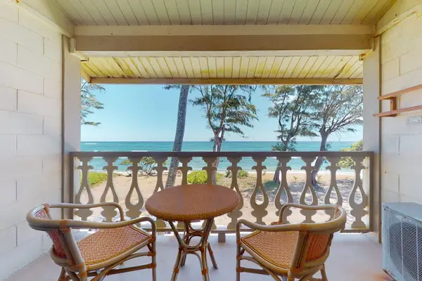 Private lanai with beautiful turquoise ocean views.