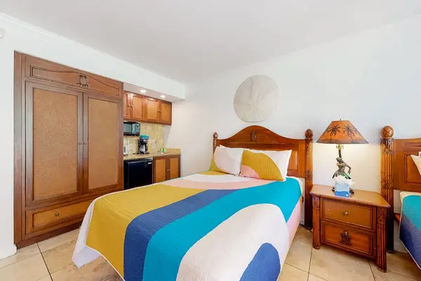 Bright & Cozy Double Bedroom