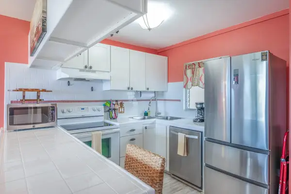 Modern Kitchen With Island Style