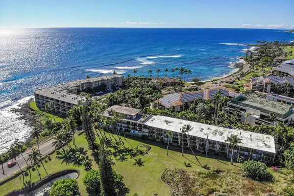 Oceanfront Resort In The Heart Of Paradise