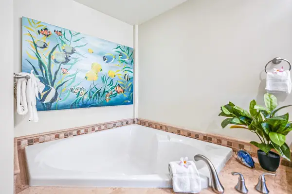 Luxurious King Master Bathroom Retreat