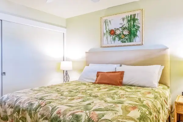 Restful King Bed Designed For Ultimate Vacation Sleep