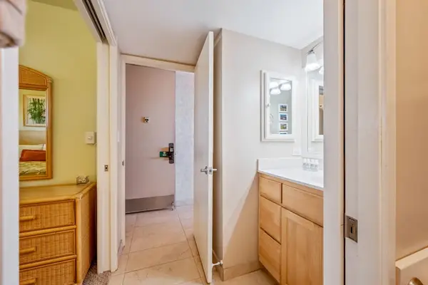Seamless Layout Connecting Private Suite And Bath