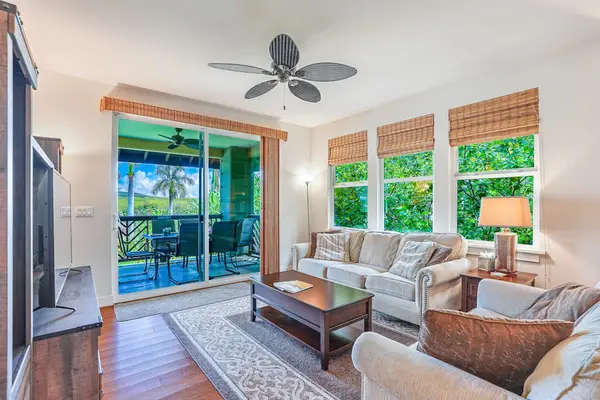 Sun Filled Living Space With Lanai Access