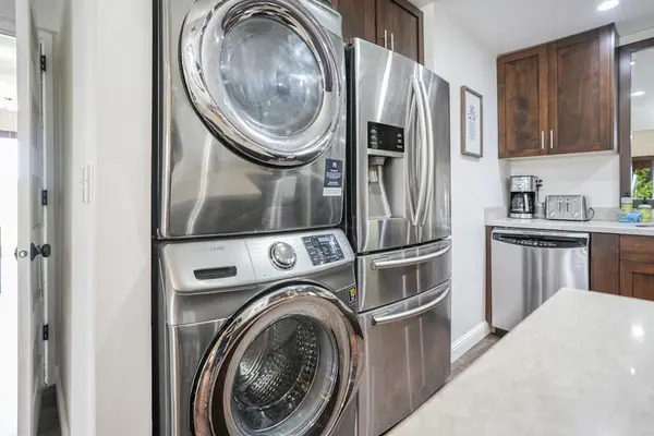 Convenient washer and dryer make refreshing clothes easy during stays