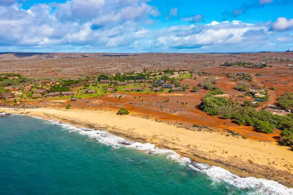 Nearby Pacific shoreline offers sandy beaches and expansive ocean views