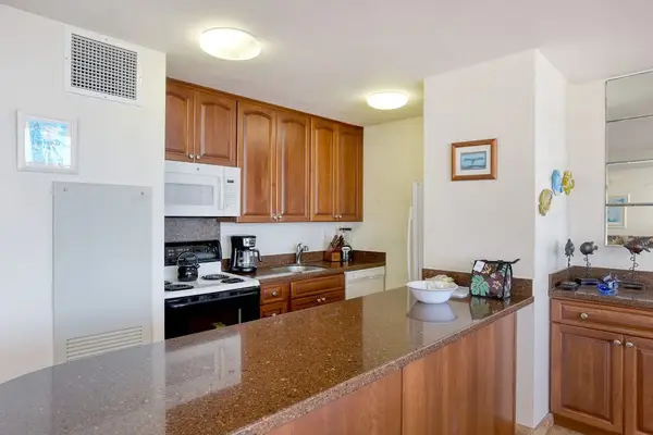 Fully Equipped Kitchen For Island Feasts