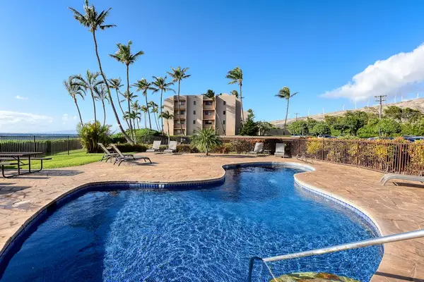 Oceanfront Island Sands Resort community pool.  Enjoy the sun while you take in the tropical scenery.