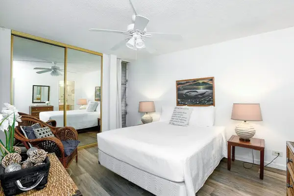 Guest bedroom with queen bed.