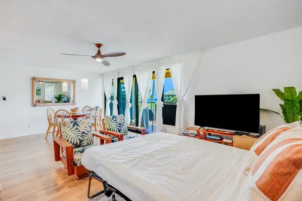 Comfortable Living Space To Unwind