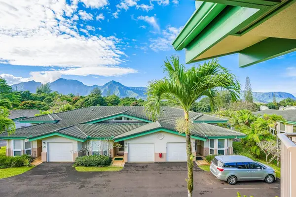 Aerial view of the vacation home that awaits you, showing you the expansive views that will surround you.