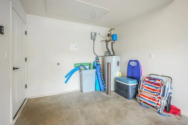 Spacious Garage For Beach Gear