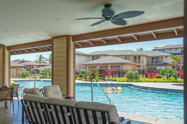 Covered Poolside Lounge Retreat