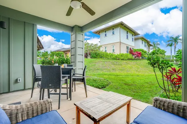 Relaxing Lanai Overlooking Green Spaces