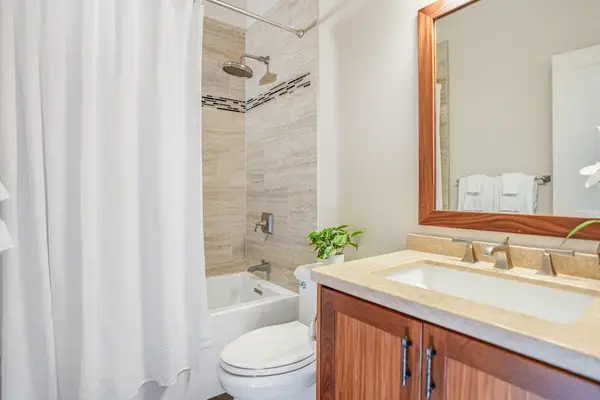 Freshen up in this bright, modern bathroom