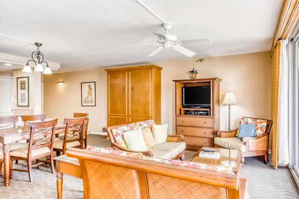 Open Concept Living Perfect For Gathering