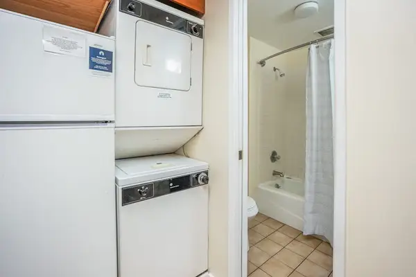 Convenient washer and dryer help keep vacation essentials fresh easily