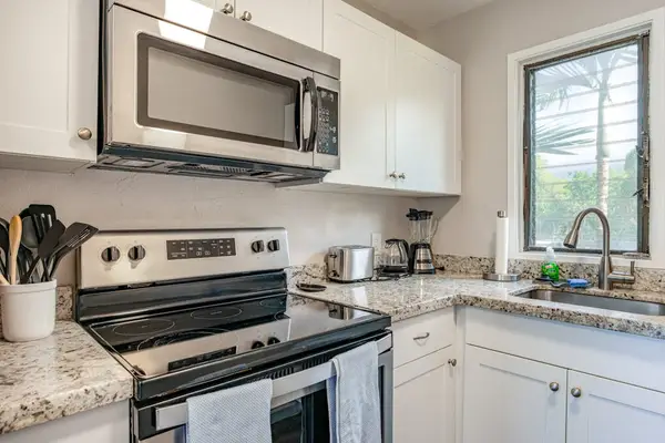 Cook With Ease In Your Coastal Kitchen