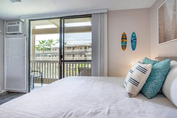 Bedroom With Private Lanai Access