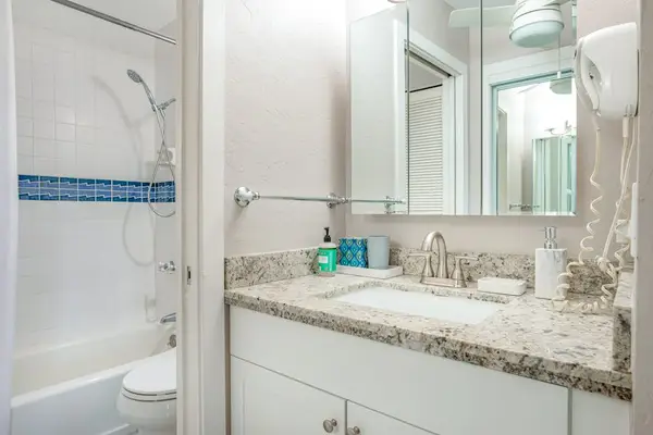 Fresh And Modern Bathroom Retreat