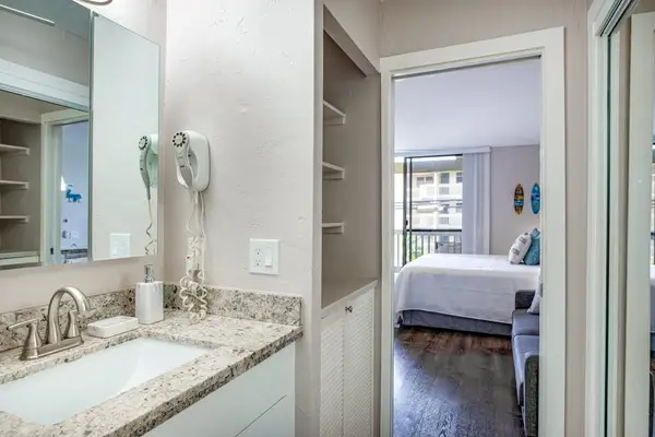 Elegant Vanity With Everyday Comfort