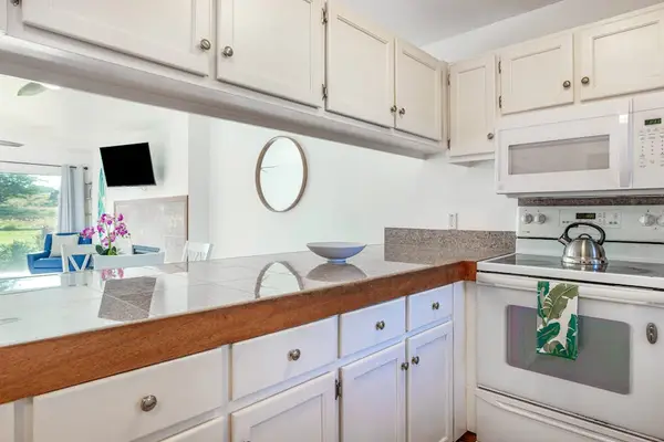 Well Equipped Kitchen For Easy Meals