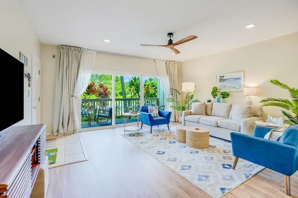 Comfortable Living Room For Relaxing