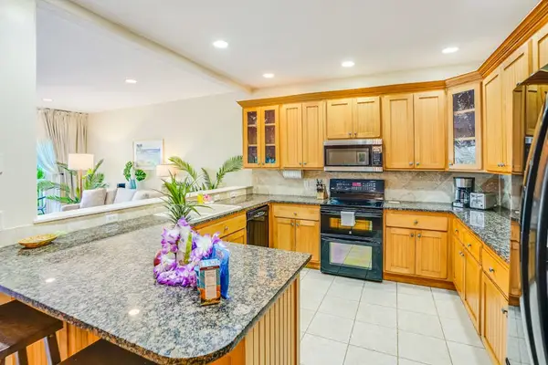 Spacious Gourmet Kitchen With Granite Counters