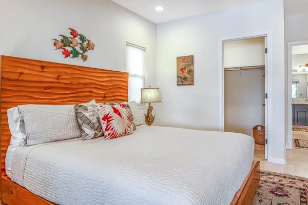 Cozy Guest Bedroom Retreat