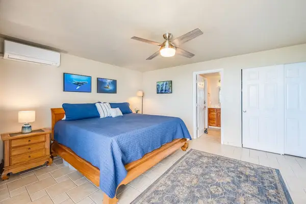 Master bedroom with lovey spacious en-suite bathroom.