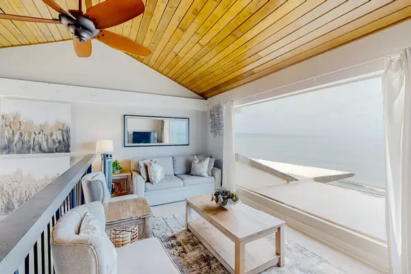 Loft Lounge With Panoramic Ocean Views