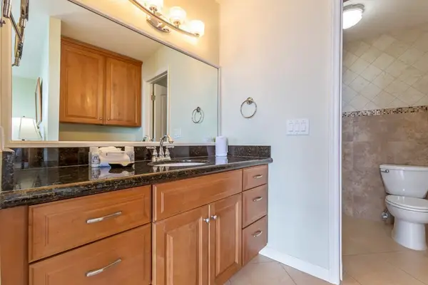 Modern Bathroom With Premium Finishes