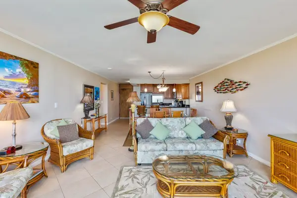 Spacious Coastal Living Made For Gathering